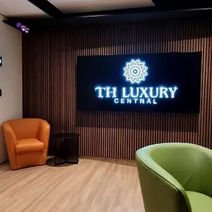 Th Luxury , Catania Italia